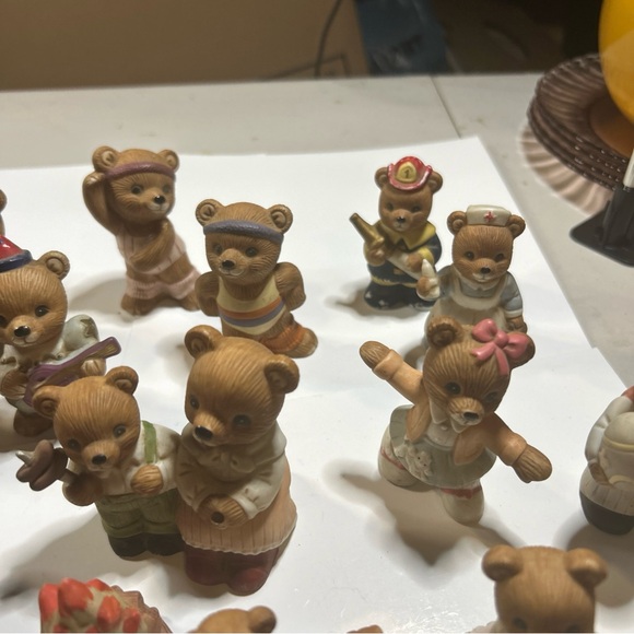 Home Interiors Brown Bear Figurine Collection - Picture 5 of 5